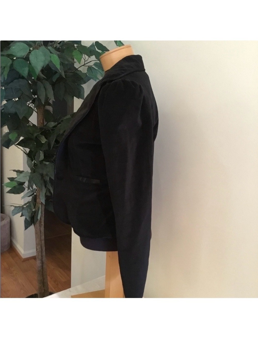 Plugg Black Velvet Blazer Jacket Size Small - Picture 4 of 14